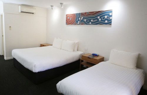 Standard Queen & Single Room