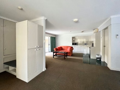 Deluxe King Studio Apartment